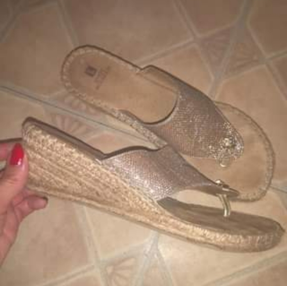 Sandals - Picture 2 of 2